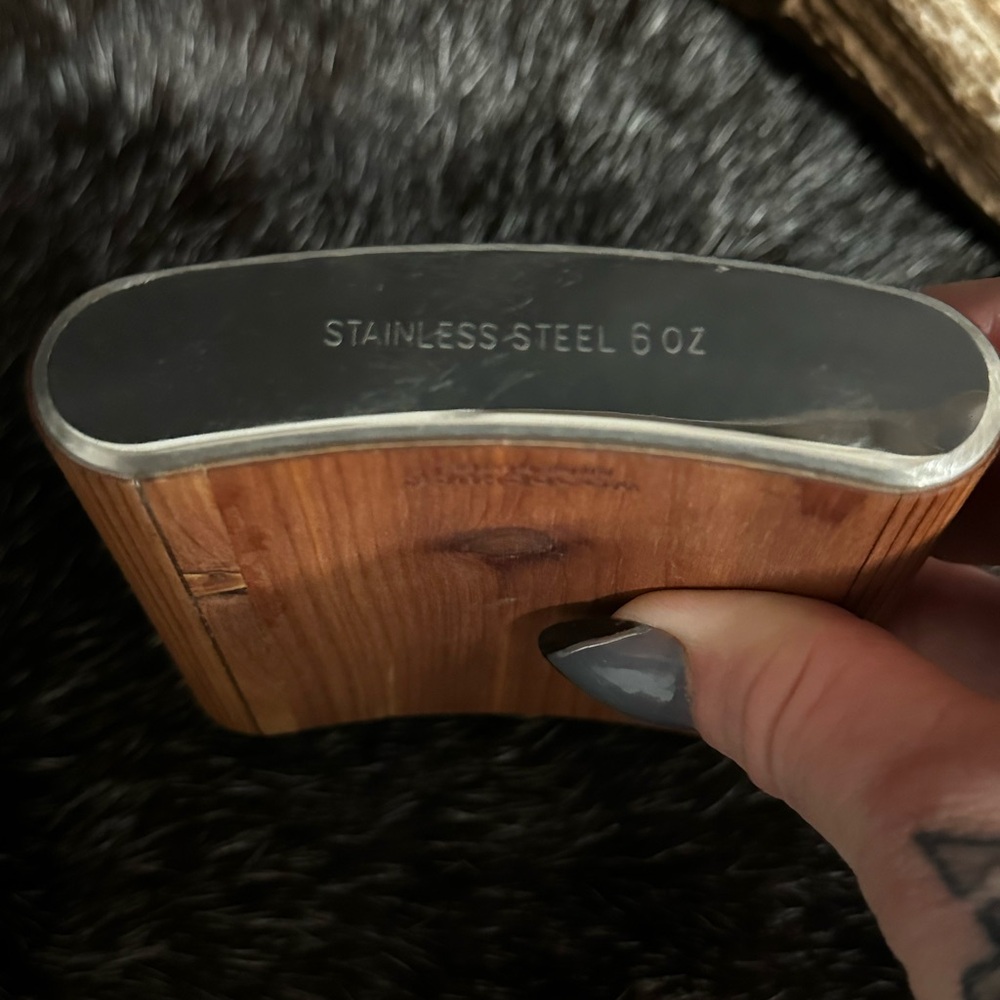 Rustic Wood-Grain Montana Flask - custom cedar wood 6 oz stainless steel - Picture 2 of 4